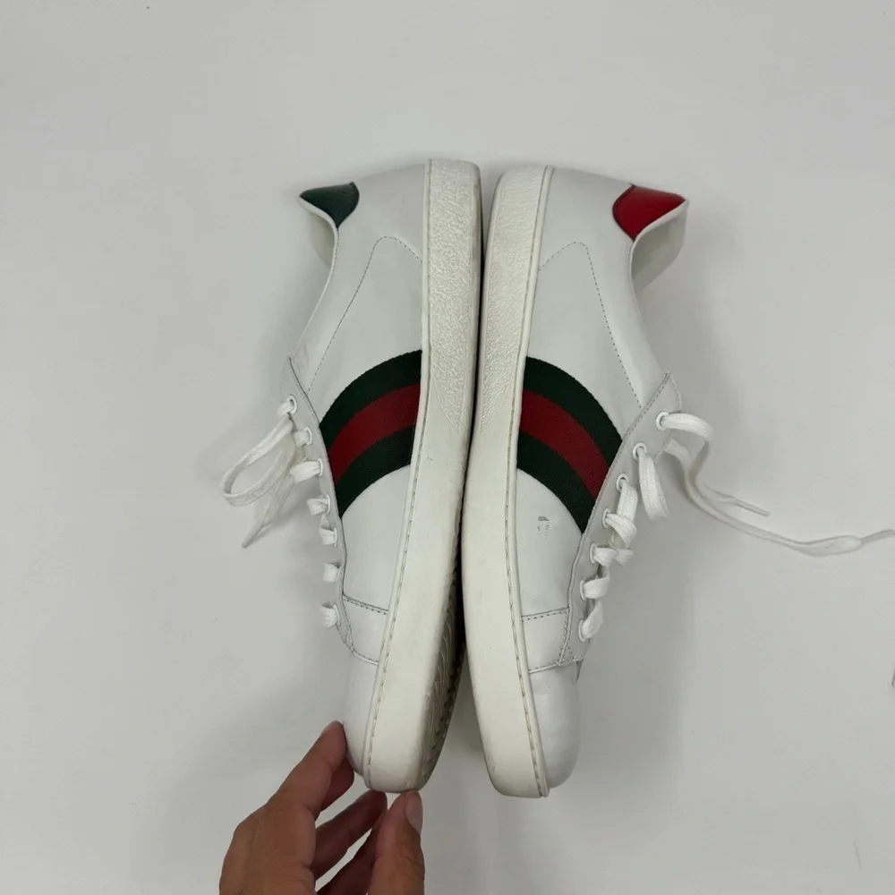 GUCCI Ace Embroidered Gold Bee White Sneakers with Red and Green Stripe